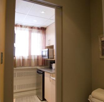 Cote-Des-Neiges—Notre-Dame-De-Grace Hotel | ZUM MTL Auberge d'été - Université de Montréal