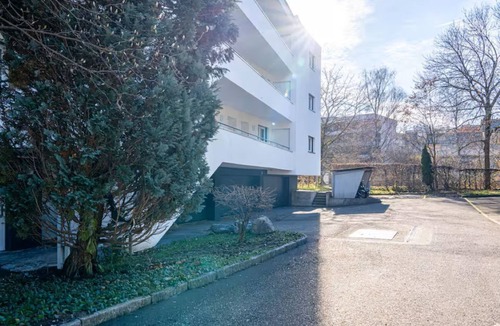 Glattbrugg Apartment | Zurich 2 Bedroom Apt/Parking & Riverside/Desk