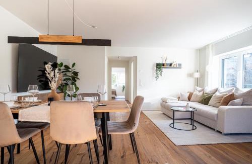 Glattbrugg Apartment | Zurich Furnished Business Apartments - Airport, Hallenstadion, Parking, Ergonomic Workspace