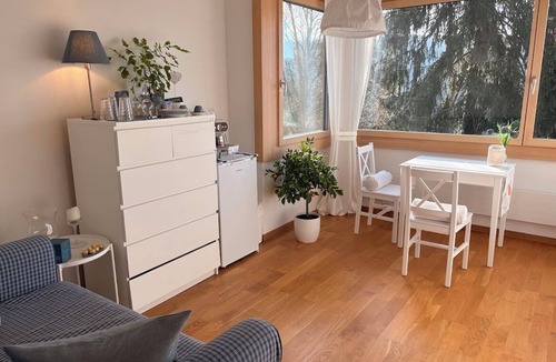 Meilen District Bed & Breakfast | Zurich Hideaway! New! B&B on the Gold Coast