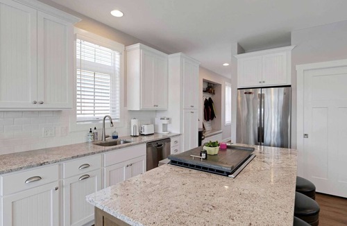 Ottawa House | Zuzu's Petals 3 bed 4 bath