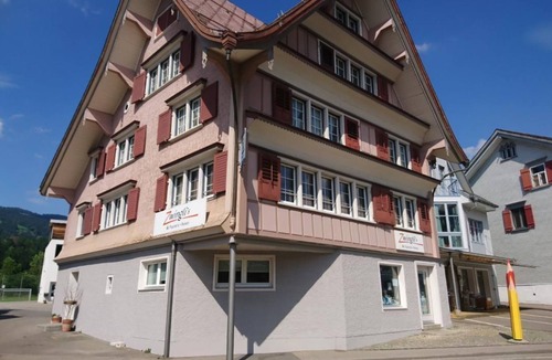 Neu St Johann Apartment | Zwingli's holiday flat Klärli