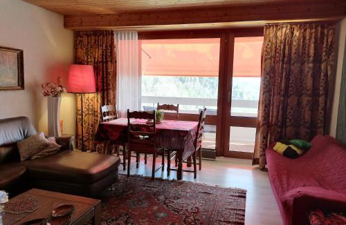 Lostorf Apartment | Zwischen Olten und Aarau Geschäfts Ferienwohnung 53m2 möbliert Internet Küche mit schöner Aussicht Parkplatz gratis