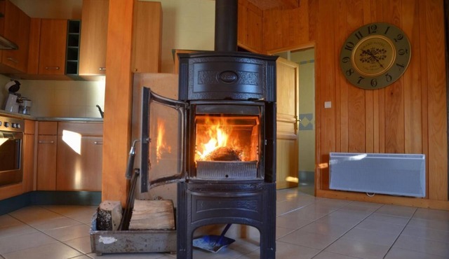 Évasion Boisée : Gîte de Plain-pied, 80m² Près de la Forêt et du lac de Chalain