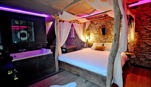 Évasion Safari luxe, Private XXL Spa, Cinema screen, Waterfall, Sleeps 4