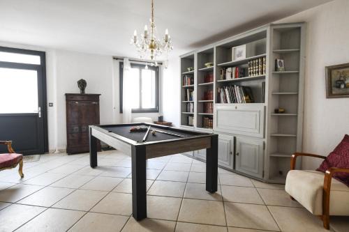 Ô Étoiles - Piscine, Billiard & Cœur de Ville