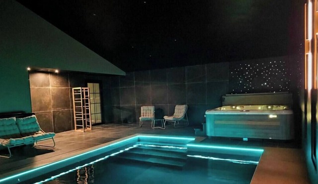 Ô TEMPS SUSPENDU standing private indoor pool, jacuzzi, sauna countryside