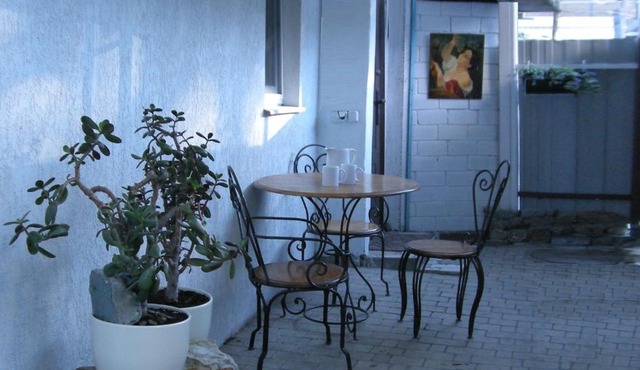 Анапский Полдень - апартаменты в центре с собственным двориком