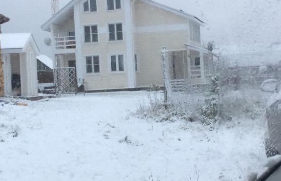 Деревенский дом на праздник