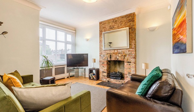Сharming 2BR Victorian Duplex w garden in Catford