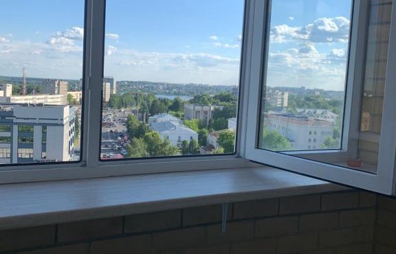 Уютная студия с видом на город