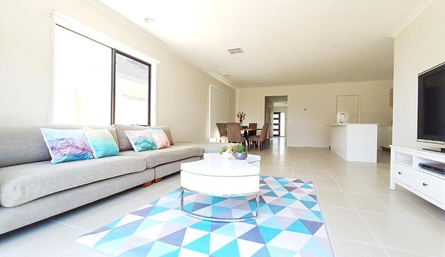 公园别墅Waterfront Garden Retreat Family House 2mins to TownCentre Williams Landing Melbourne