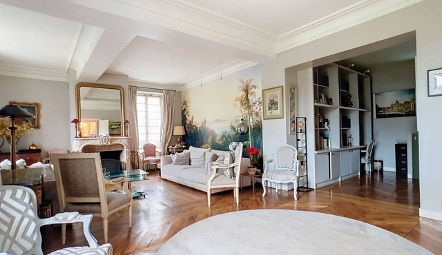 À 10 Minutes de Paris ! Villa Historique Avec Grand Jardin et Parking