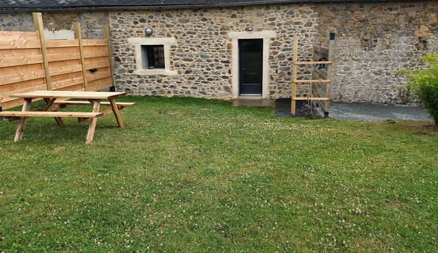 À 5 Minutes de la mer , Appartement Tout Confort Dans une Longère en Pierre