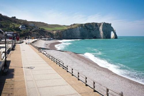 à deux pas d'Etretat
