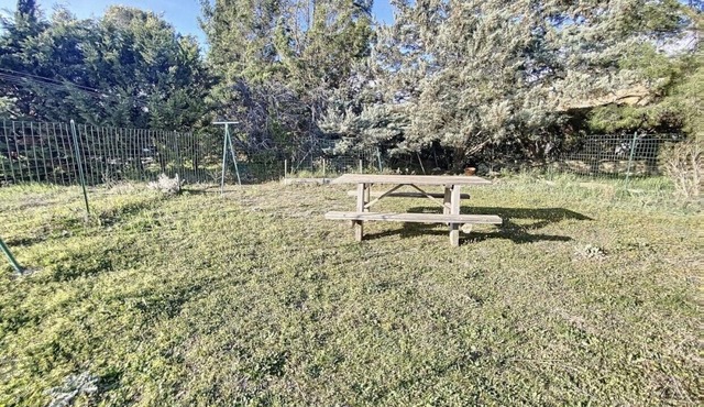 à la Campagne en Provence, Parking et Jardin