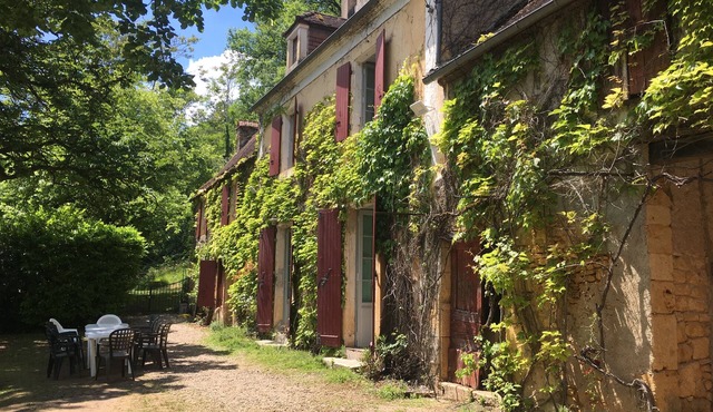 À la CLAIREFONTAINE