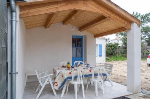 À moins de 500m de la plage, 2 adultes - 3 enfants