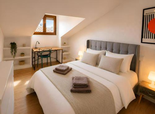 Ático con encanto 3 habitaciones dobles San Lorenzo