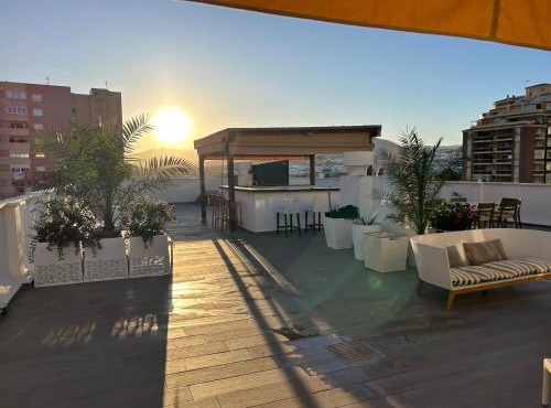 ÁTICO con ENORME TERRAZA y CHILL OUT PARTICULAR