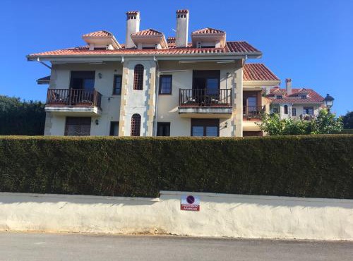 Ático con piscina junto a Comillas y Playa de Oyambre