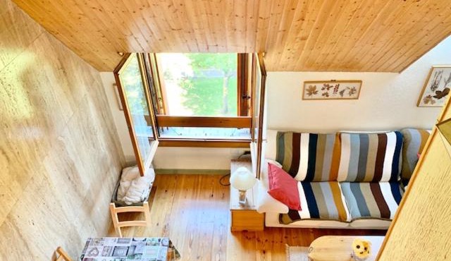 Ático en Biescas con piscina, chimenea y garaje