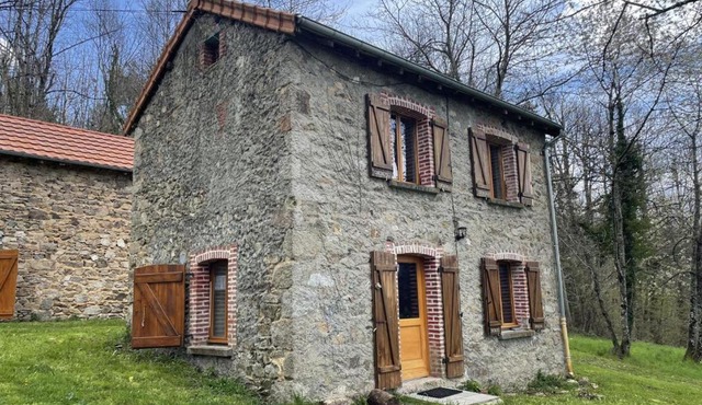 Écrin de verdure pour couple avec parking - FR-1-489-447