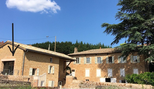 Élégant Appartement Contemporain Dans une Authentique Maison de Vigneron