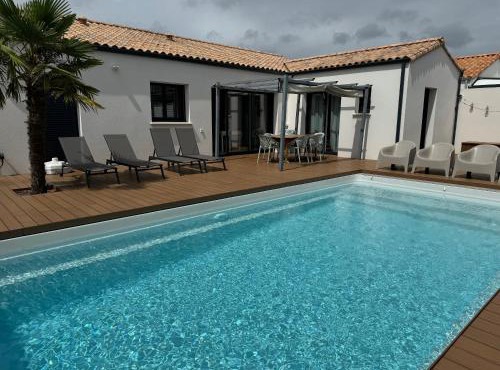 Élégante maison avec piscine