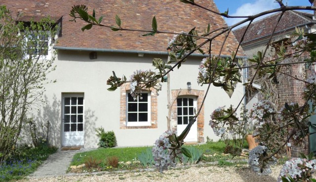 Élégante maison rénovée en campagne, proche de Dreux et Chartres, avec 2 chambres accueillantes. - FR-1-581-103