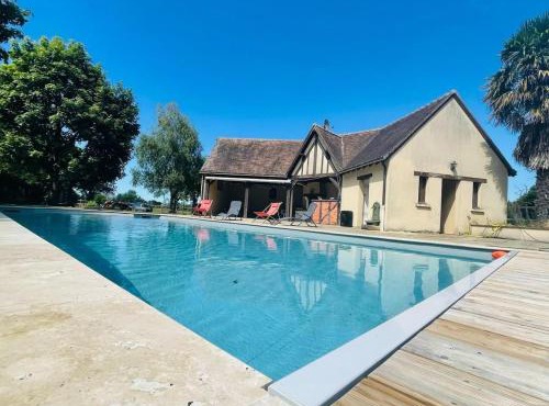 Évasion champêtre : Maison avec piscine, tennis, et étang au cœur de 50 hectares de forêt - FR-1-410-307