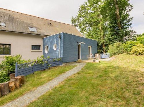 Évasion Marine : Studio avec Jardin Privé, Terrasse et Accès Direct au Canal de Nantes à Brest - FR-1-306-835