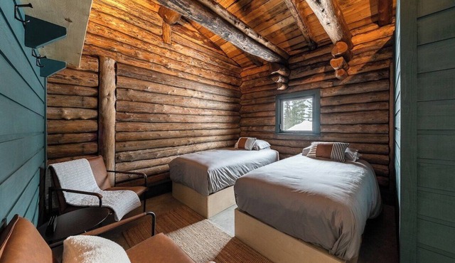 ÖBois Charlevoix: L'Écurie 1 (bedroom)