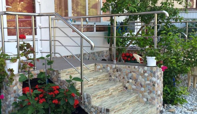 Белая Студия апартаменты