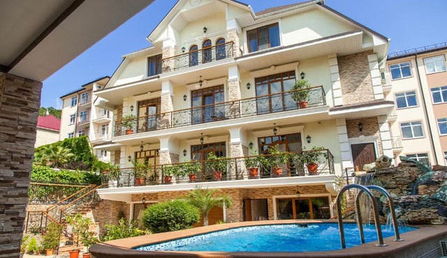 "Династия" в Адлере