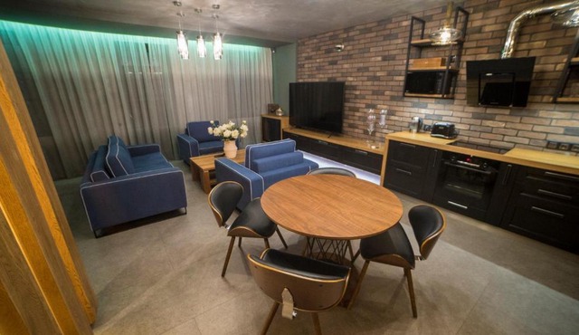 Шикарная двухуровневая квартира 100 м кв на берегу реки, рядом парк и величественный кремль