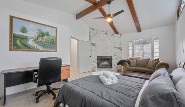 ৎ୭Bright & Gorgeous Canoga Park Guesthouseৎ୭