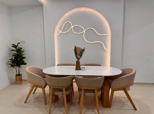 现代极简奶油风设计民宿 Parit Raja