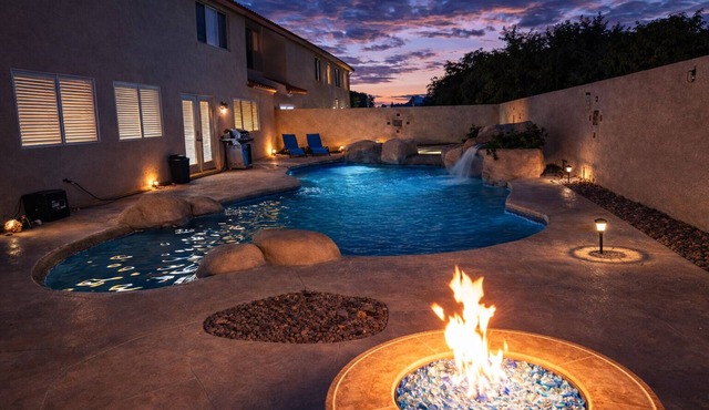 𖥔 ݁Vegas Oasis: 5BR, Heated Pool, Spa, Pool Table