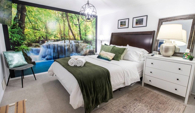 0.2mi to Downtown & 0.4mi to OWU, Free Parking, Quiet Street, Full Kitchen & W/D