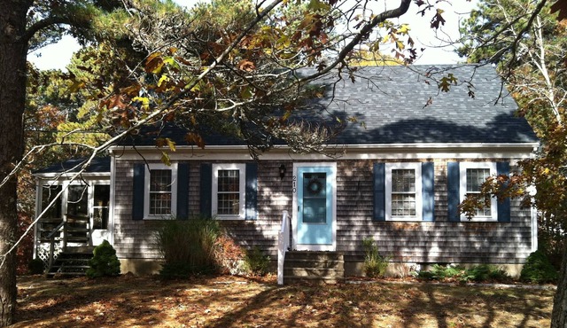 0.4 Mi To Beach, 4 Bedroom, 2 Bath, Screened Porch, Deck, Outdoor Shower, A/C.
