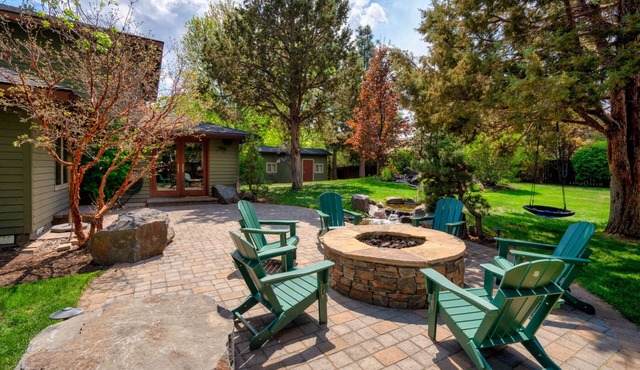 0.5 Acre Cozy Oasis, Family/Pet-Friendly, , Water Feature, River Trails