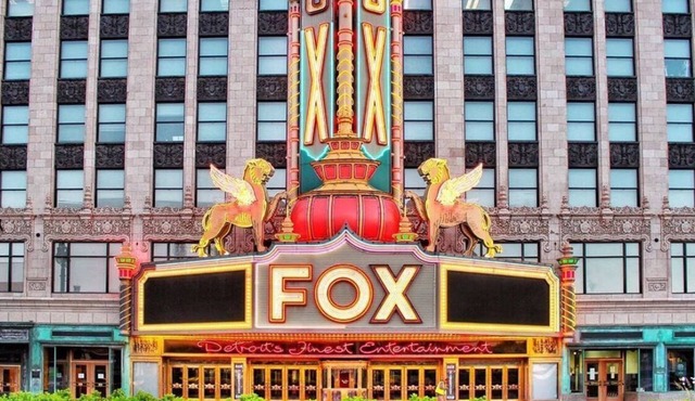 0.8 miles from Little Caesars Arena, 2 BR with Free Parking