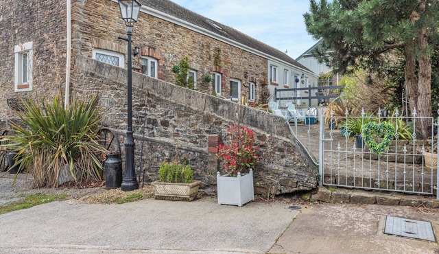 0 bedroom accommodation in Gowerton, Gower