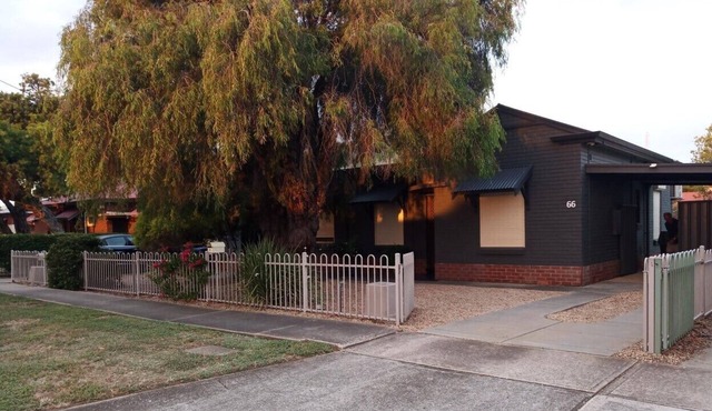 00 ADDISON 3BR Cottage Home.