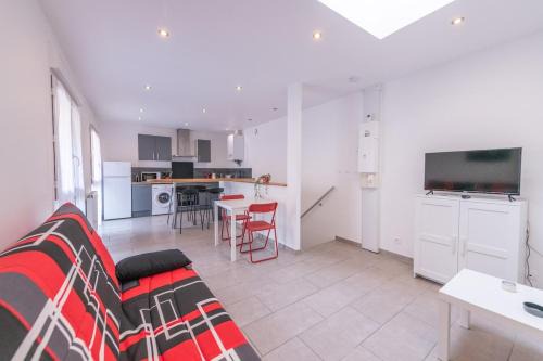 002H spacieu et central avec Parking