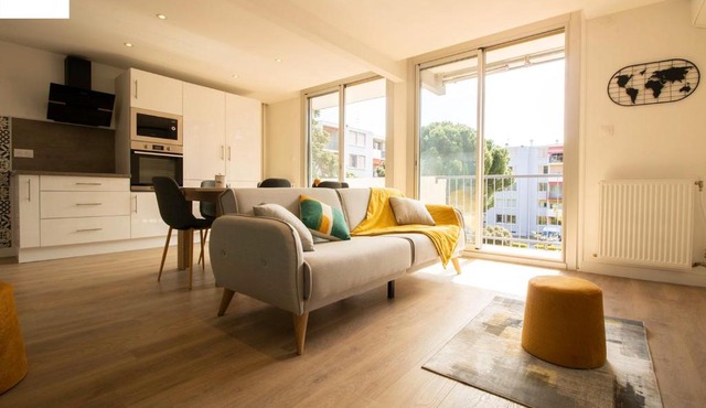 005- Appartement 6 chambres, Tramway, Parking,Clim