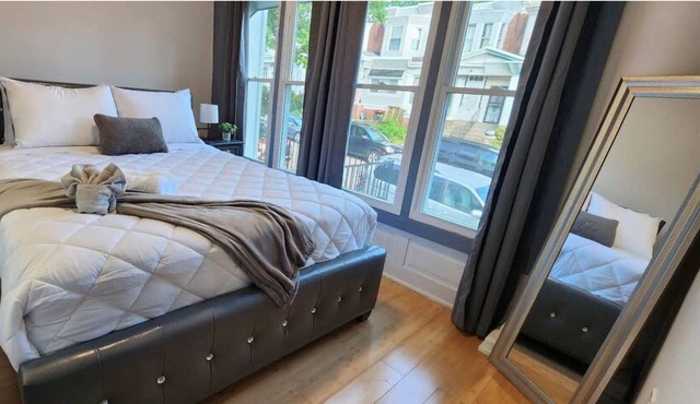 #01 Bright Room - Cozy Queen Bedroom in Angora