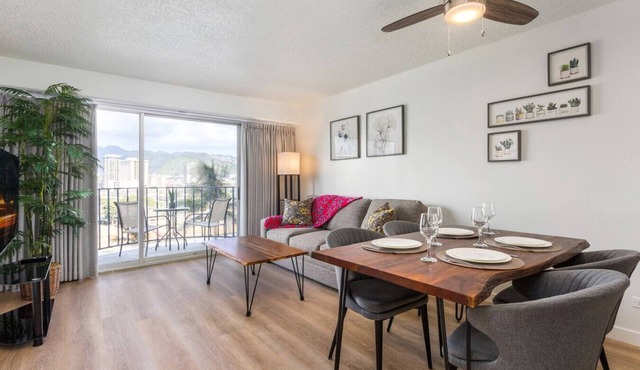 01 FREE Parking/10 min beach/2br-Waikiki/Ala Moana