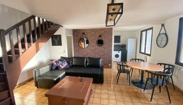 014 CHIC & COZY LARGE DUPLEX APARTMENT 76m2 WIFI SMART TV NETFLIX & PANORAMIC VIEW